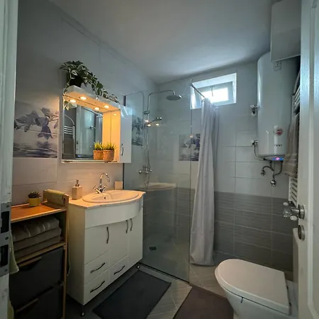 Kakavanen's Sea View 발치크