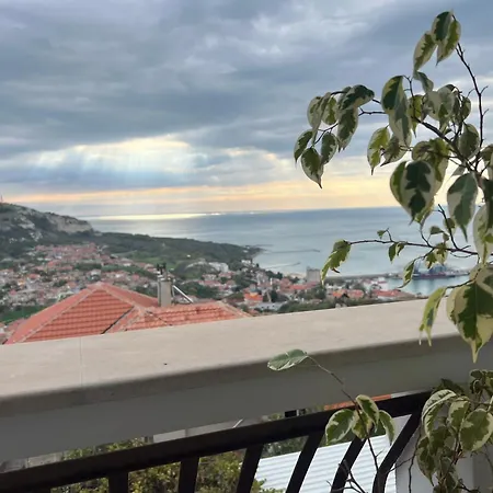 Kakavanen's Sea View